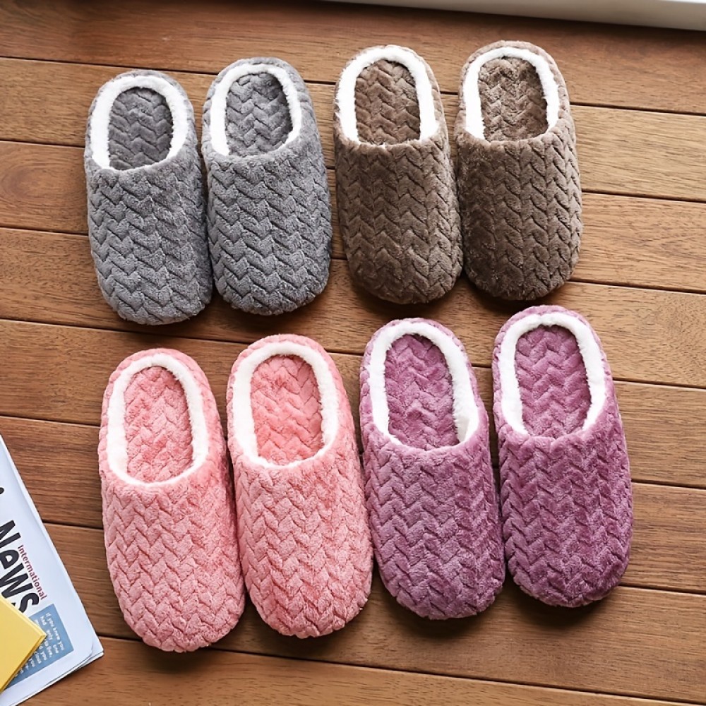 Men's Plush Indoor Slippers — Non-Slip Sole