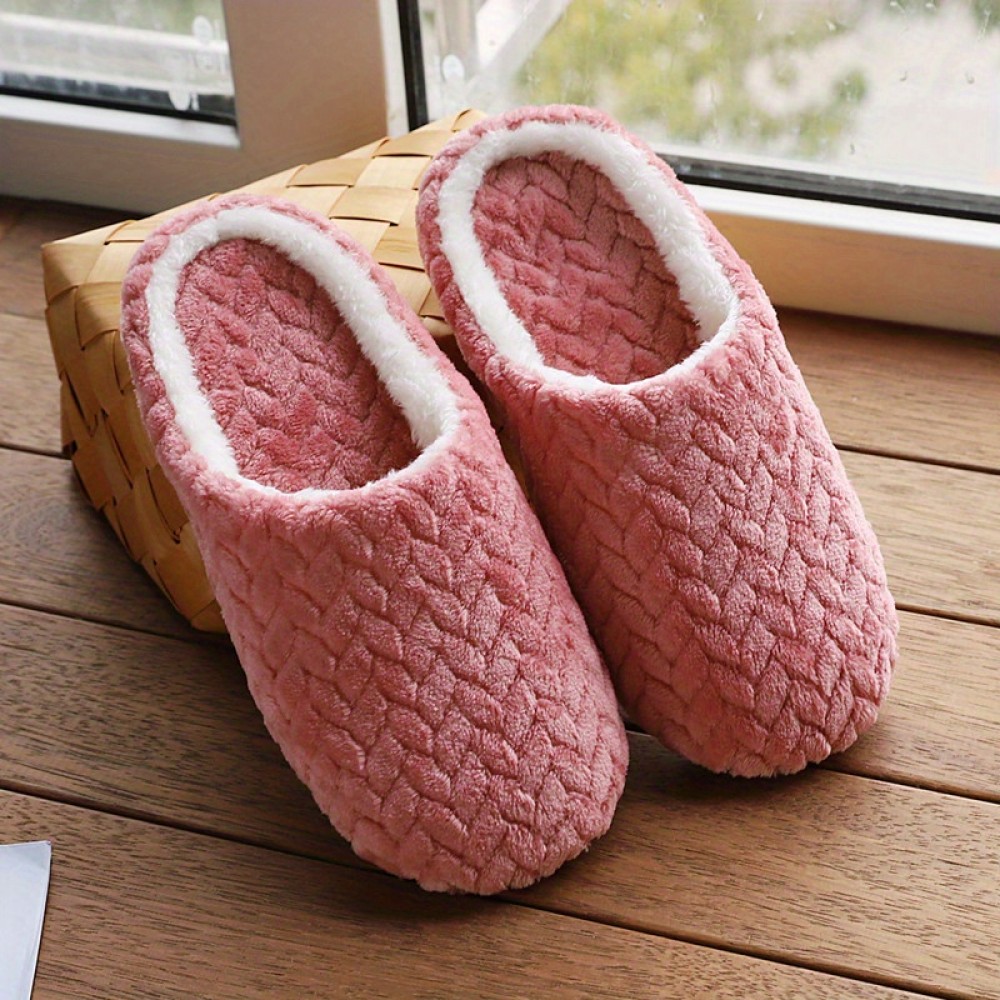 Men's Plush Indoor Slippers — Non-Slip Sole