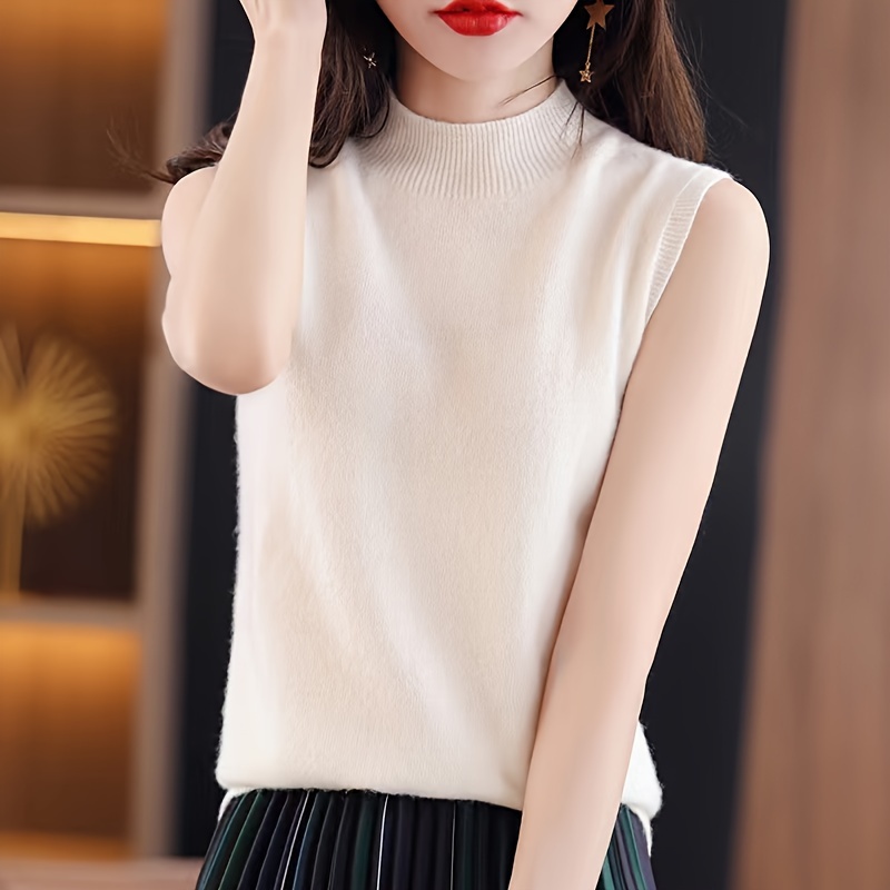 女士纯色高领针织背心上衣 - 后背设计与高领特写