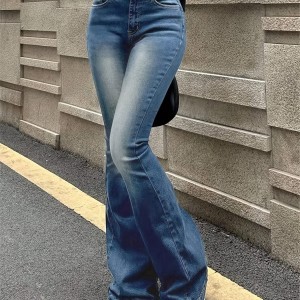 女士修身水洗喇叭牛仔裤——高弹力复古风