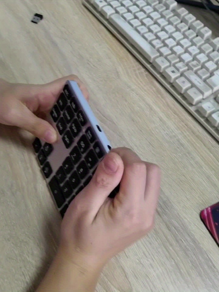 Wireless Rechargeable Numeric Keypad – 2.4G & Bluetooth 5.0