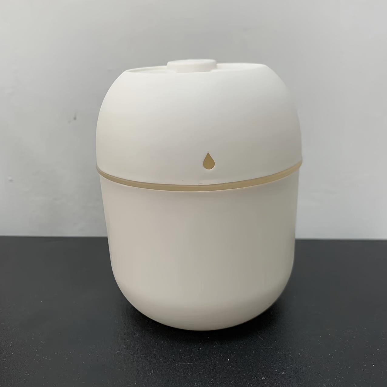 7.44 oz USB Portable Cool Mist Humidifier & Aromatherapy Diffuser