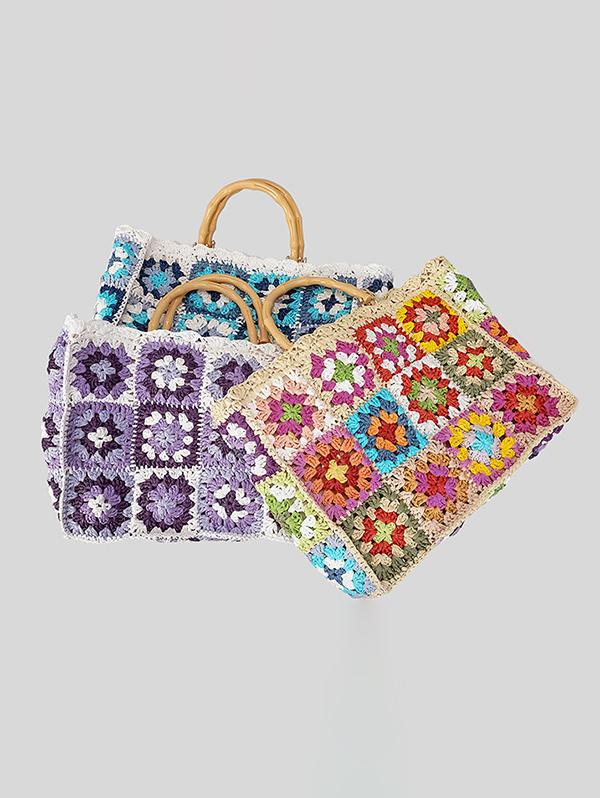 Women's Handmade Weave Random Flower Pattern Hollow Out Bamboo Joint Handle Vacation Beach Tote Bag (Random Color)