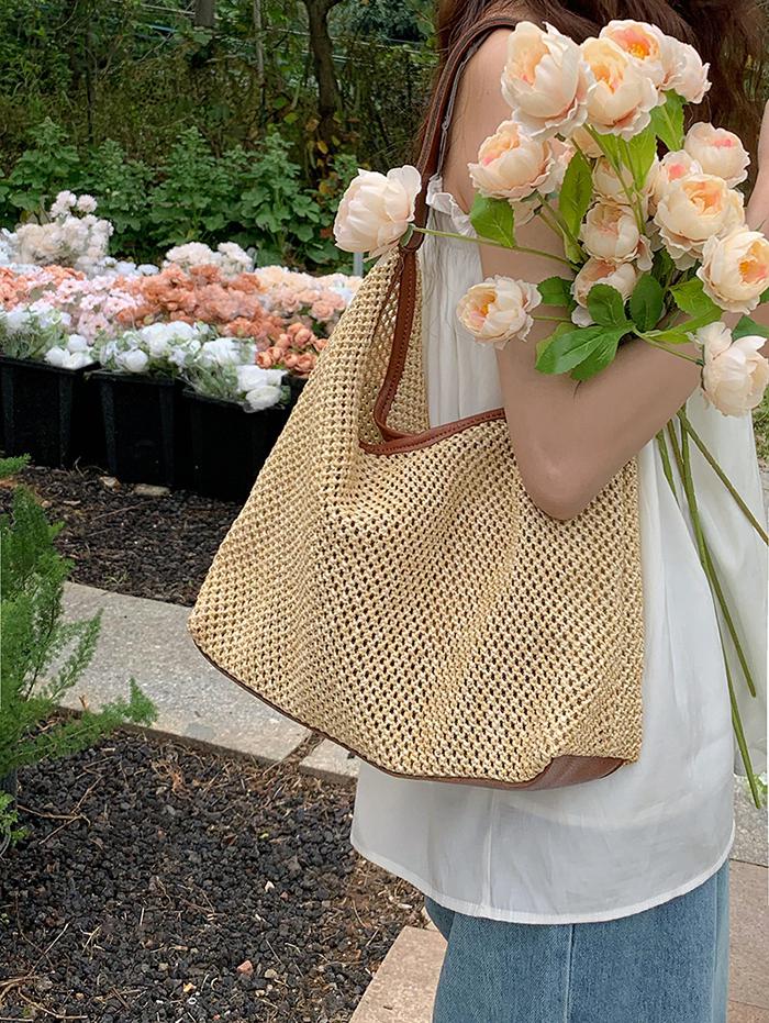 Women's Resort Summer Vacation Beach Large Capacity Raffia Straw Shoulder Tote Bag with Wristlet Bag