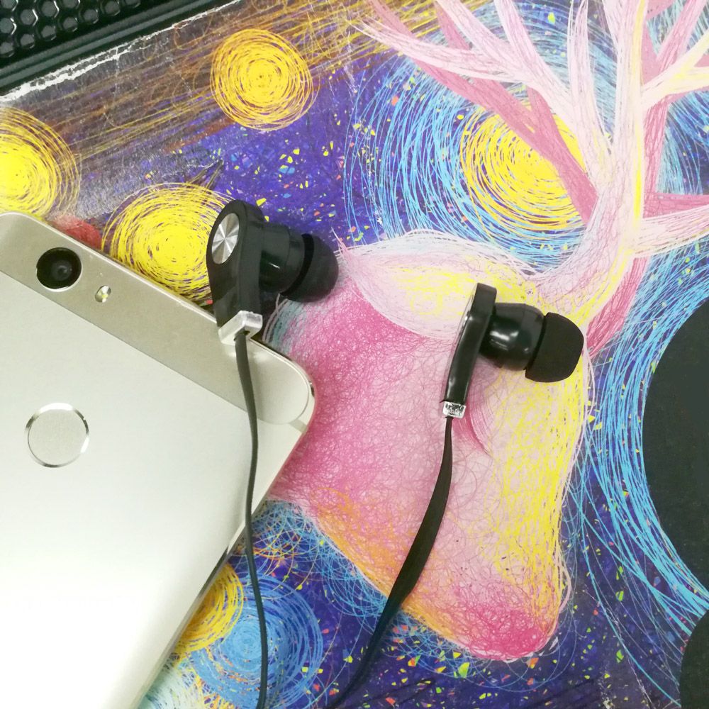 3.5mm Wired Headphone In-Ear Headset Stereo Music Smart Phone Earphone Earpiece Hands-free with Microphone