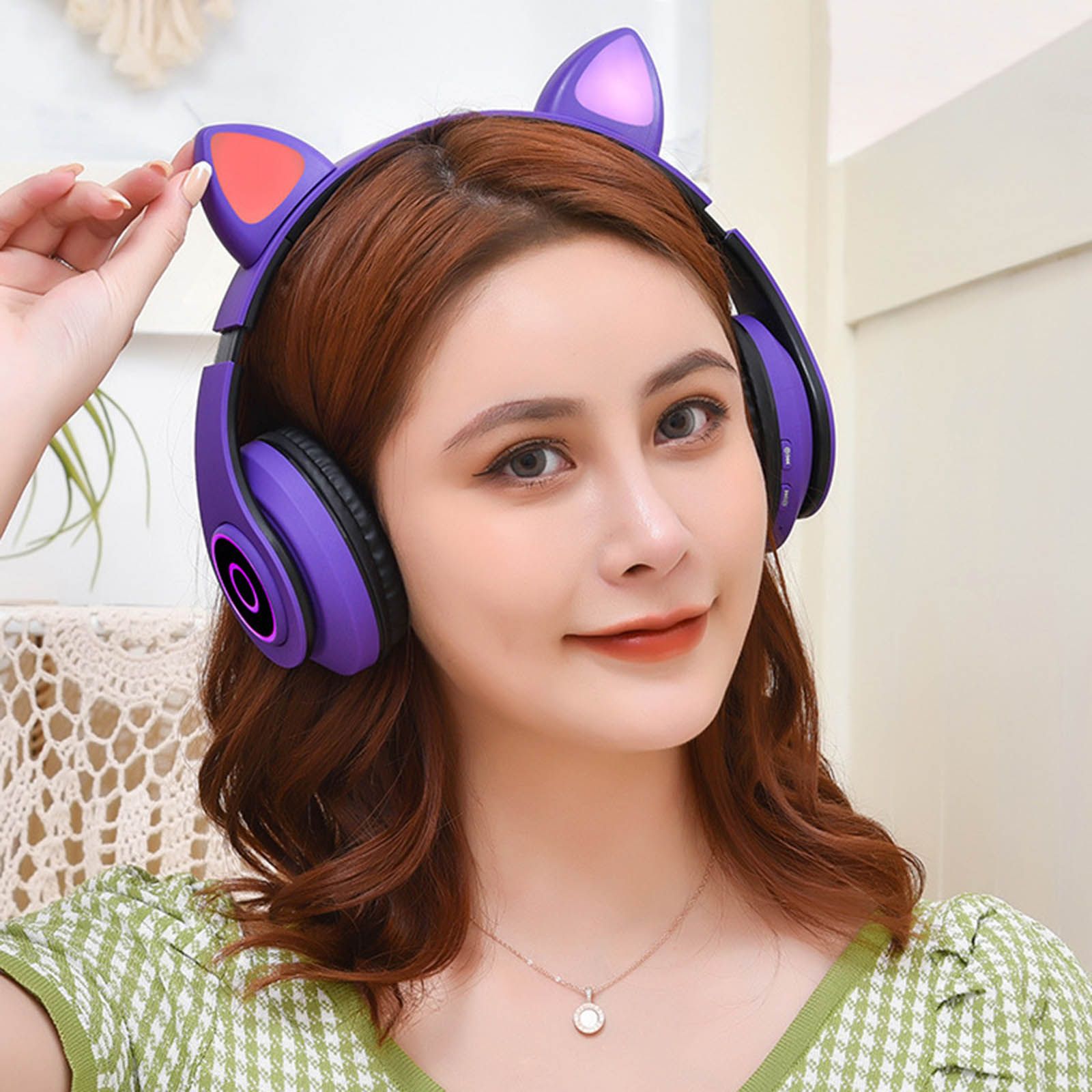 B39 Over Ear Music Headset Cat Ear Glowing Headphone Foldable Wireless BT5.0 Earphone Hands-free with Mic AUX IN TF Card MP3 Player for PC Laptop Computer Mobile Phone