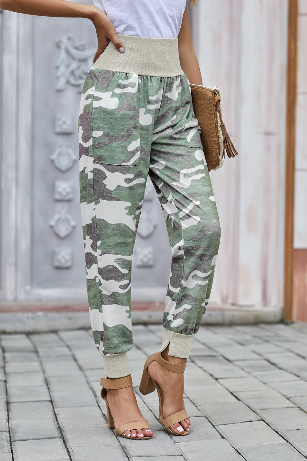 Light Green Camouflage Pocket Casual Pants With Slit