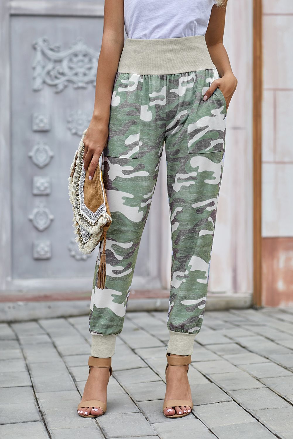 Light Green Camouflage Pocket Casual Pants With Slit